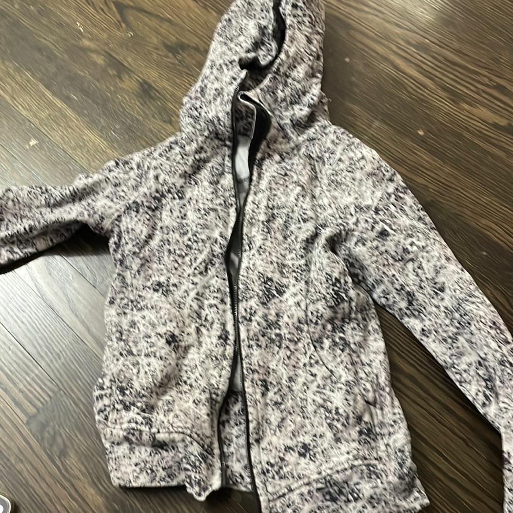 Lululemon sweatshirt